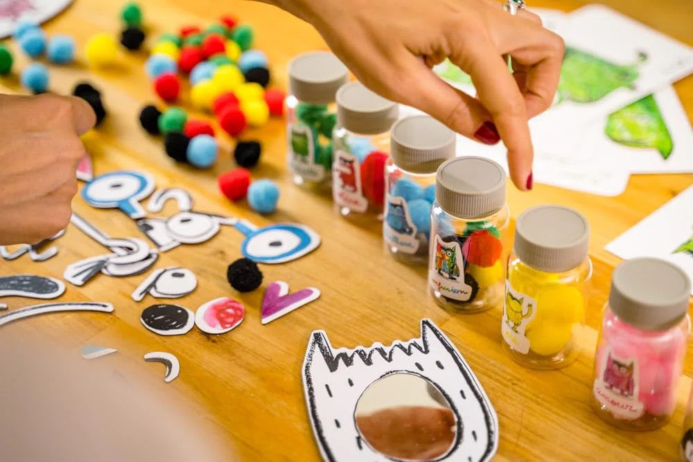 Nathan - Je découvre Les émotions - Education Positive - Coffret d'activités Originales pour découvrir Ses émotions - pour Enfants à partir de 3 Ans